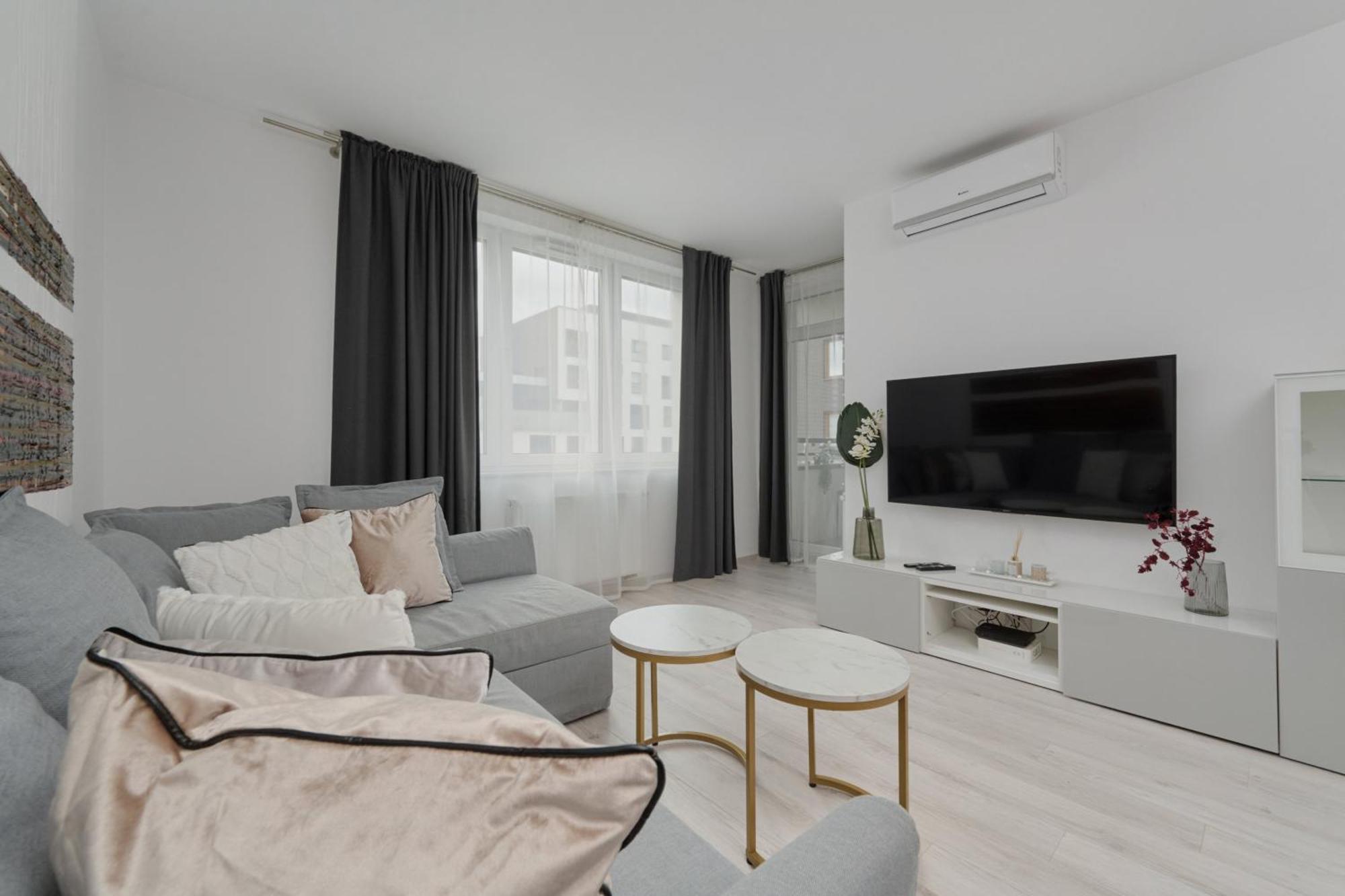 Luxurious Apartments With Balcony & Parking Gwiazdzista Wroclaw By Noclegi Renters Exterior foto