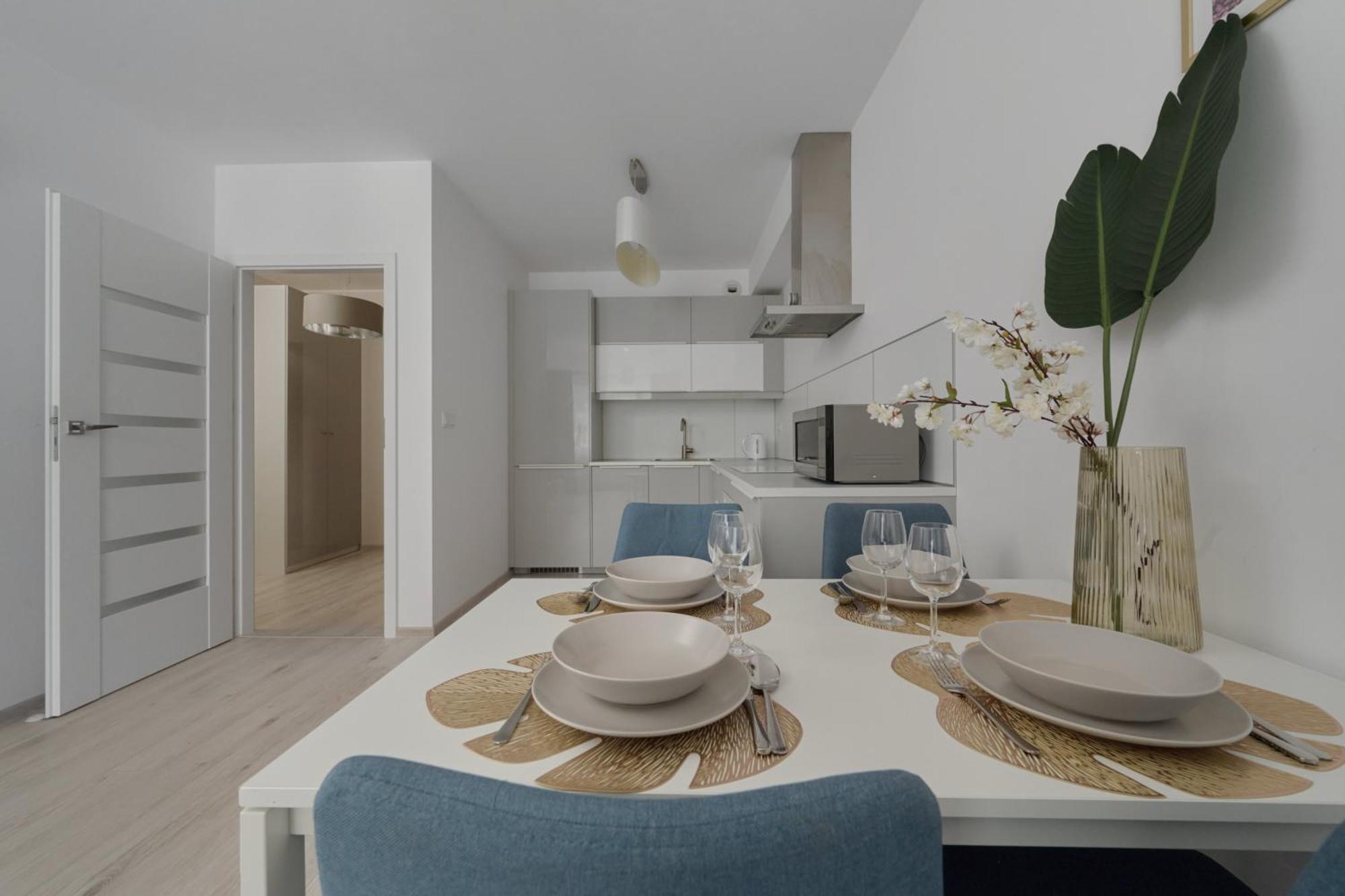 Luxurious Apartments With Balcony & Parking Gwiazdzista Wroclaw By Noclegi Renters Exterior foto